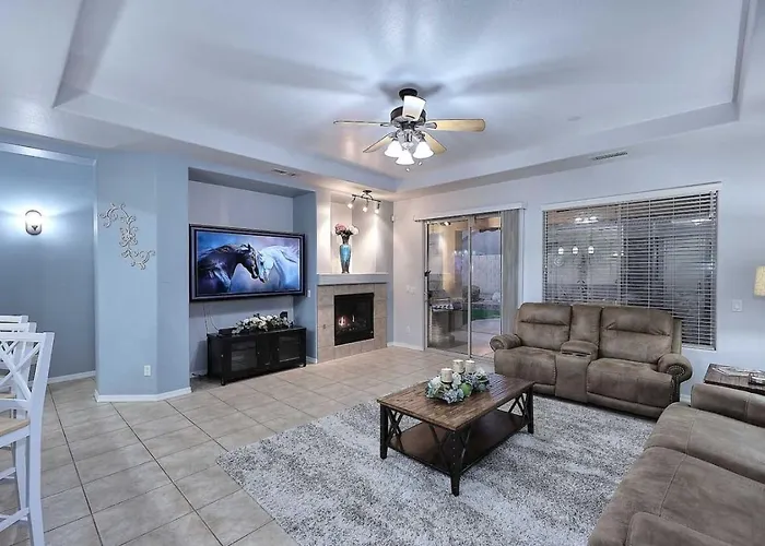 Desert Escape With Private Pool And Jet Tub, 3br Holiday home Phoenix