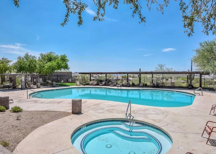 Desert Escape With Private Pool And Jet Tub, 3br Holiday home Phoenix