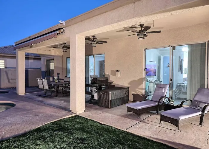 Desert Escape With Private Pool And Jet Tub, 3br