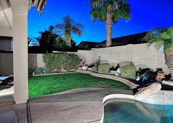 Holiday home Desert Escape With Private Pool And Jet Tub, 3br *