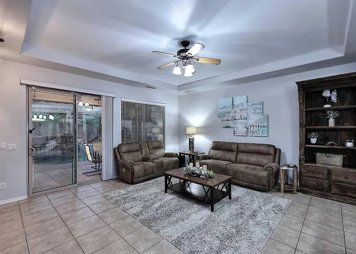 Holiday home Desert Escape With Private Pool And Jet Tub, 3br Phoenix