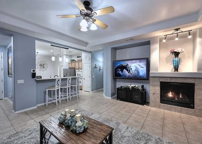 Holiday home Desert Escape With Private Pool And Jet Tub, 3br *