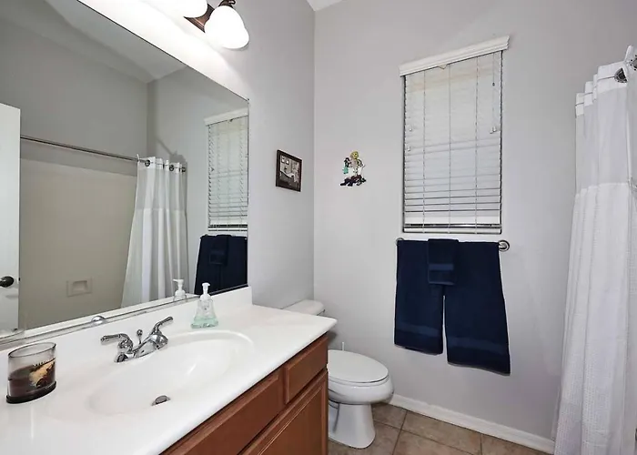Holiday home Desert Escape With Private Pool And Jet Tub, 3br