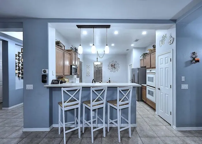 Desert Escape With Private Pool And Jet Tub, 3br Phoenix